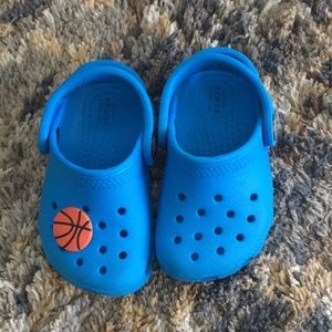 Toddler crocs